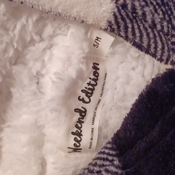 Weekend Edition sweater - Picture 9 of 11